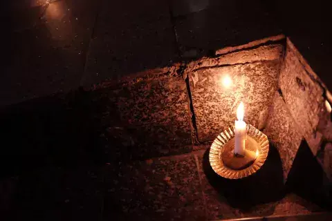 A burning candle 